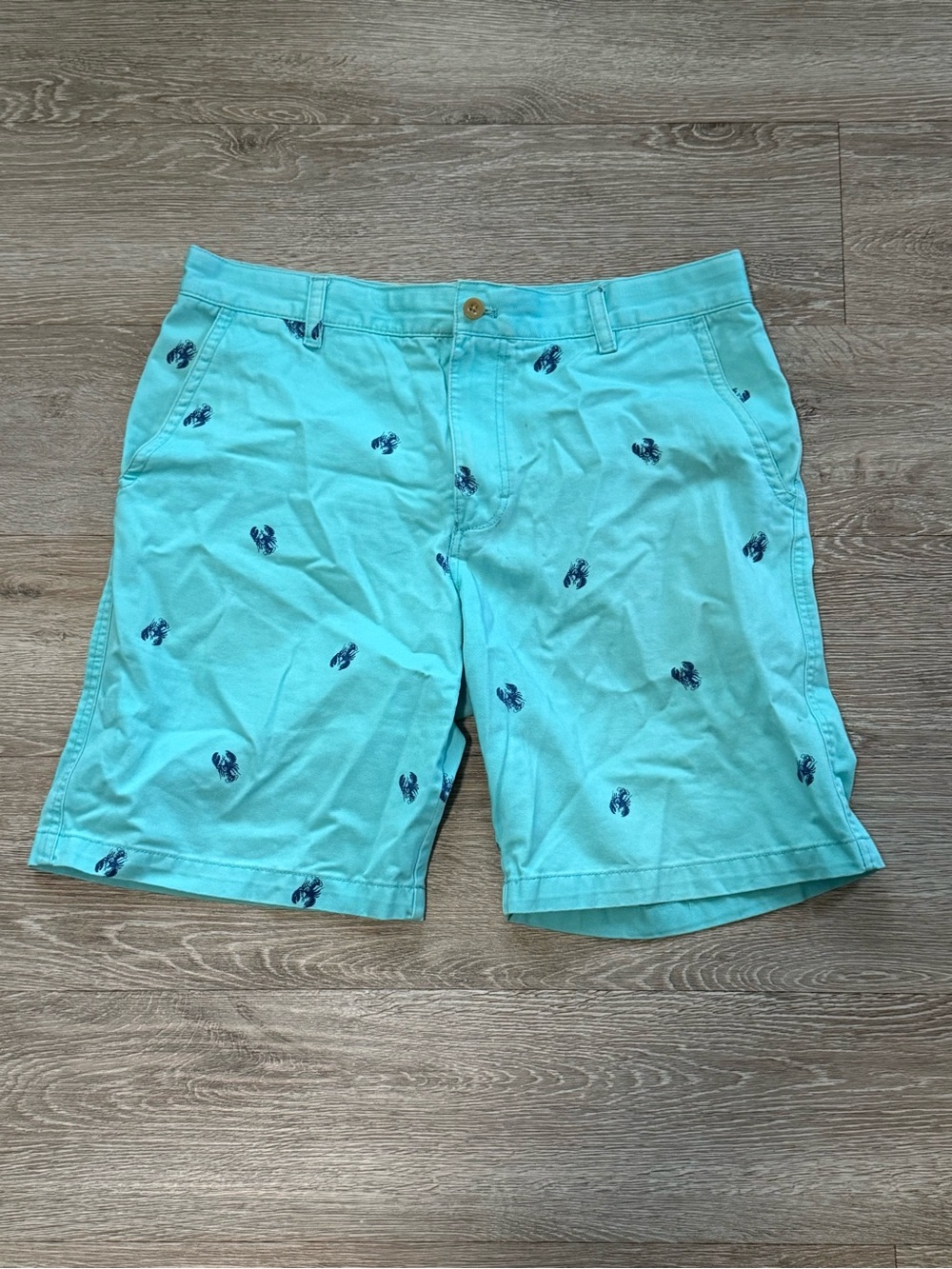 Izod Aqua Embroidered Lobster Casual Shorts
